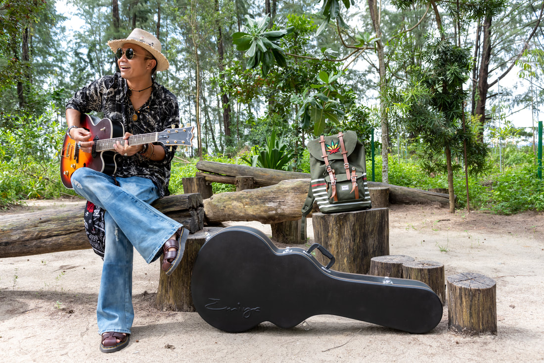 Mellow Blues Solo Acoustic Blues Guitarist Singer Songwriter Online Rock N Blues Skype Guitar Lessons Remote Video Call Guitar Lessons Emiya Acoustic Archtop Guitar Tropical Bohemian Gypsy Hippie Men Summer Fashion Style Panama Hat