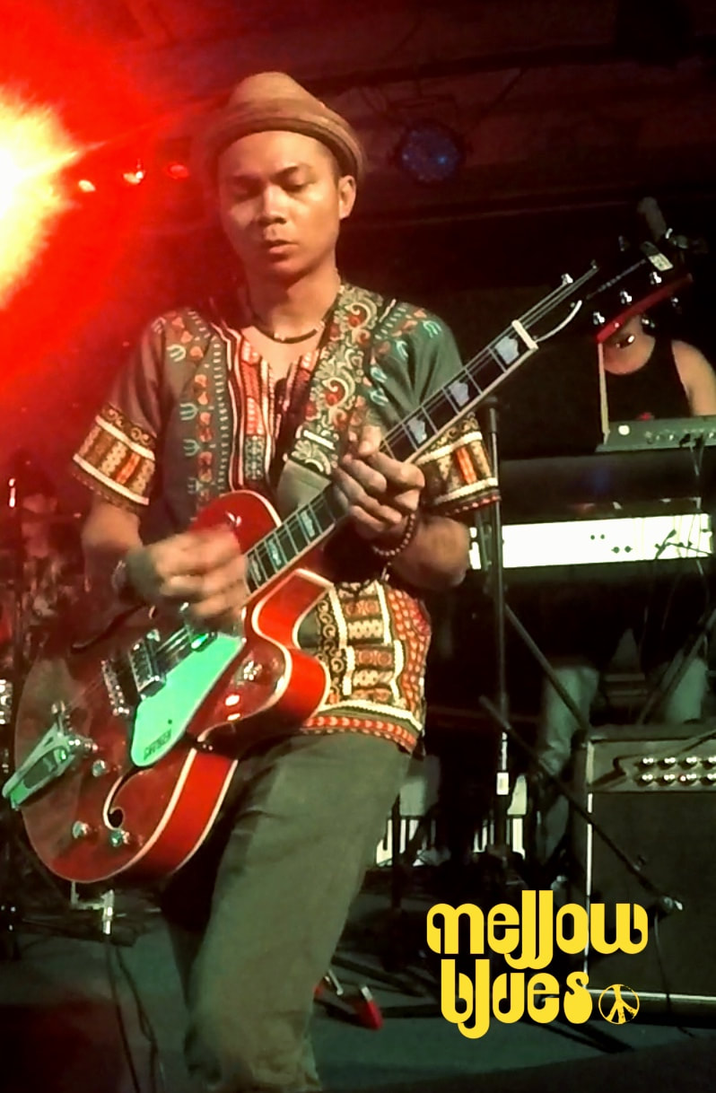 Yat Hamzah Mellow Blues Reggae Rock Fusion Funk Guitarist Guitar Lesson in Singapore South East Asia Gretsch Guitar Electromactic Dashiki Men Shirt